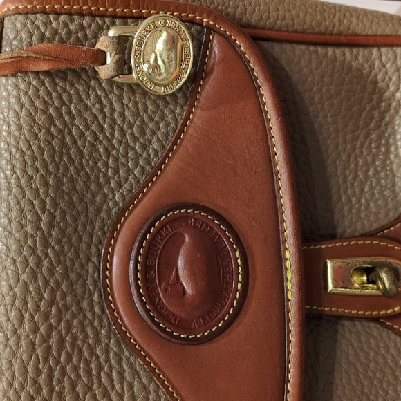 Dooney & Bourke Vintage Tan All Weather Leather Crossbody Purse Bag CALLOUTS - Picture 3 of 14